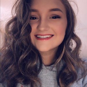 Meet your Posher, Alecia